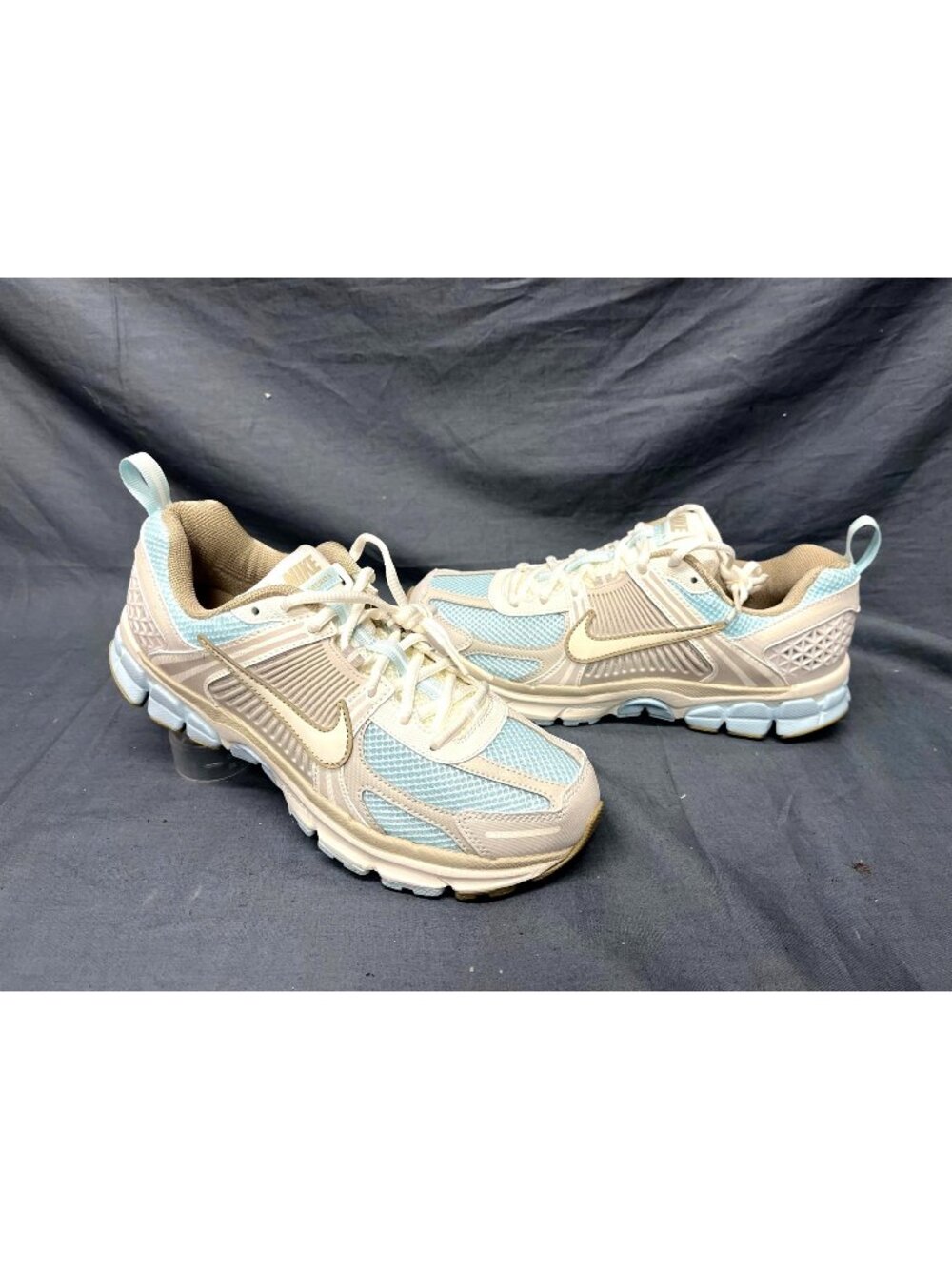 Nike Boys Vomero 5 (GS) Sneakers Mesh Glacier Blue Sail Size 5 NEW NO BOX!
